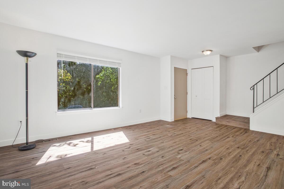 KIMBERLY WOODS VILLAGE - Residential