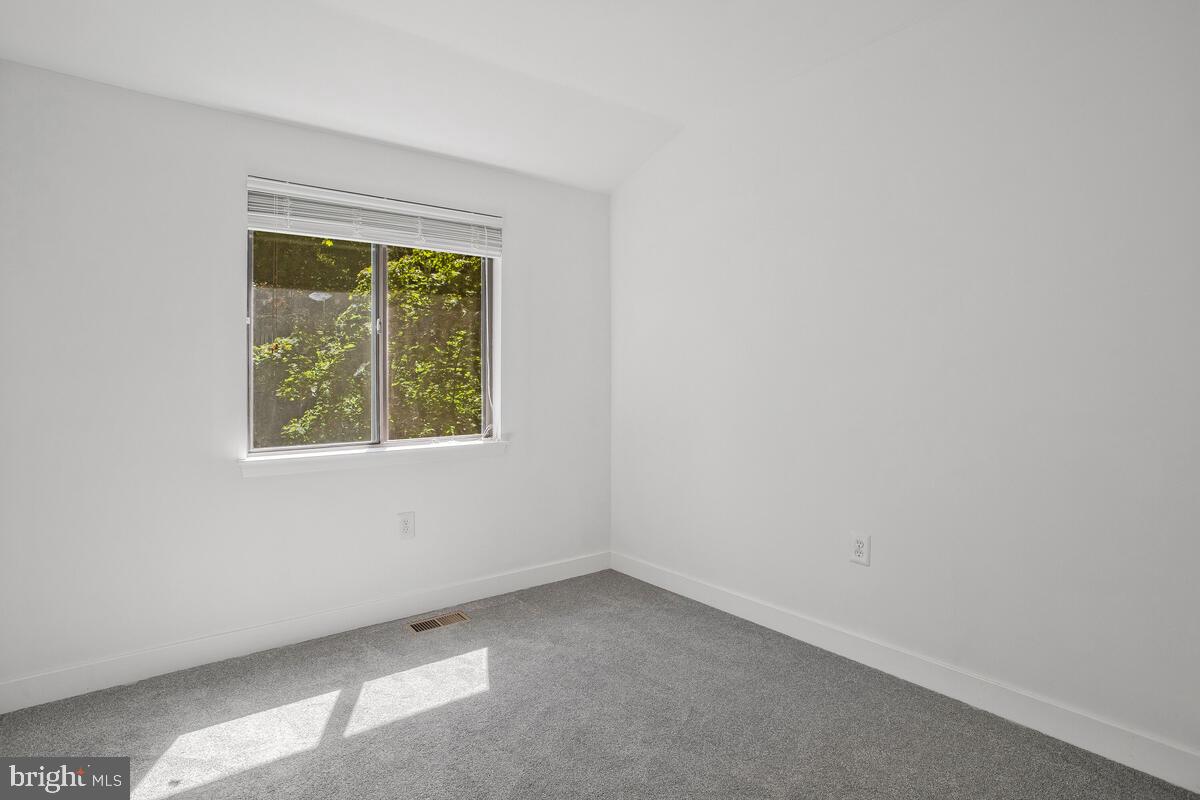 KIMBERLY WOODS VILLAGE - Residential