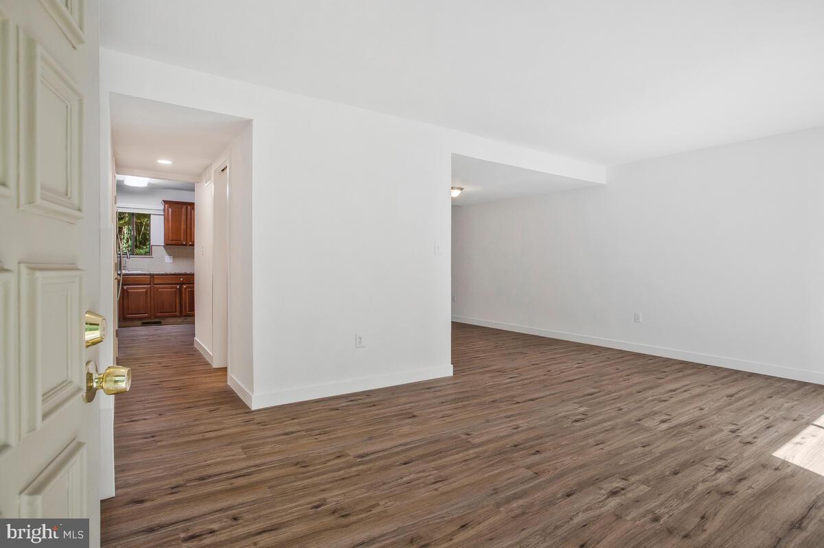 KIMBERLY WOODS VILLAGE - Residential