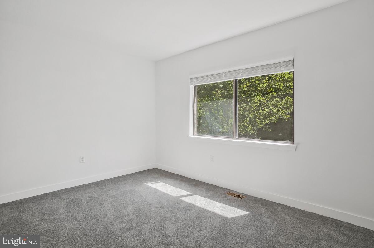 KIMBERLY WOODS VILLAGE - Residential