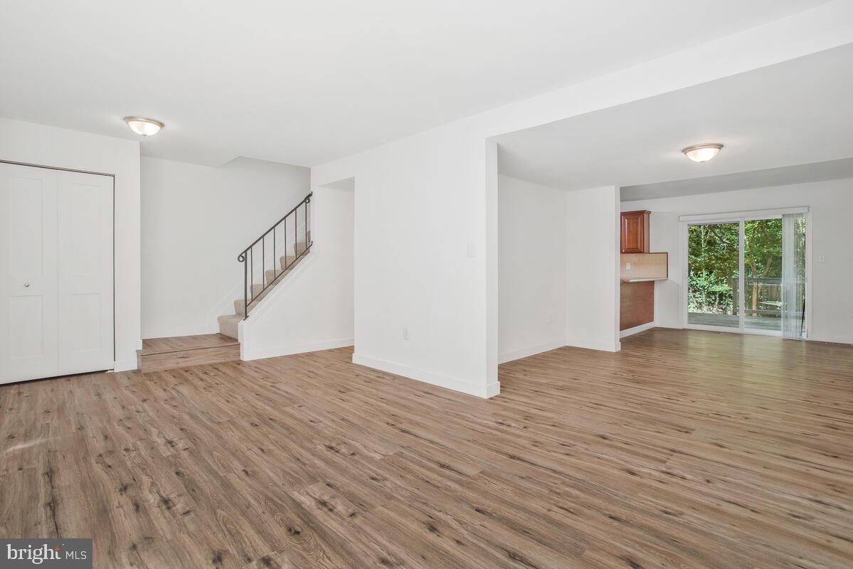 KIMBERLY WOODS VILLAGE - Residential