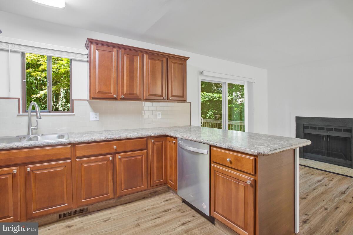 KIMBERLY WOODS VILLAGE - Residential