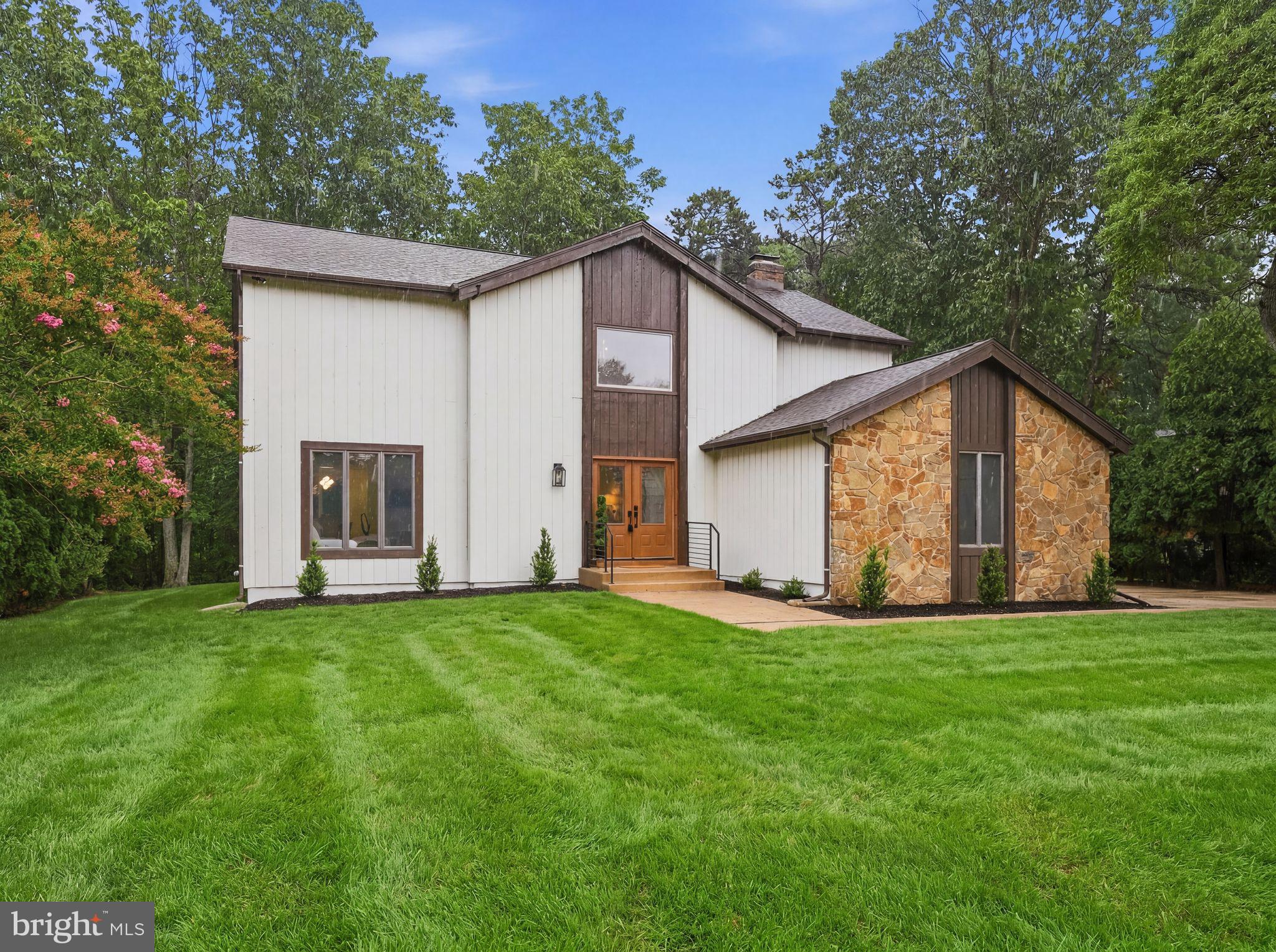 6 ASHBROOKE DRIVE