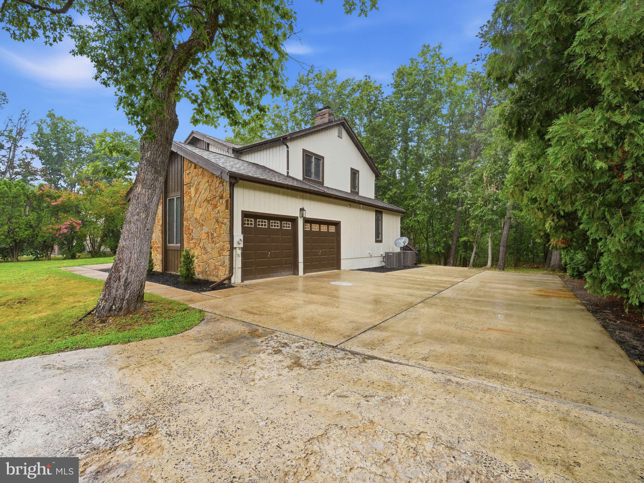 6 ASHBROOKE DRIVE