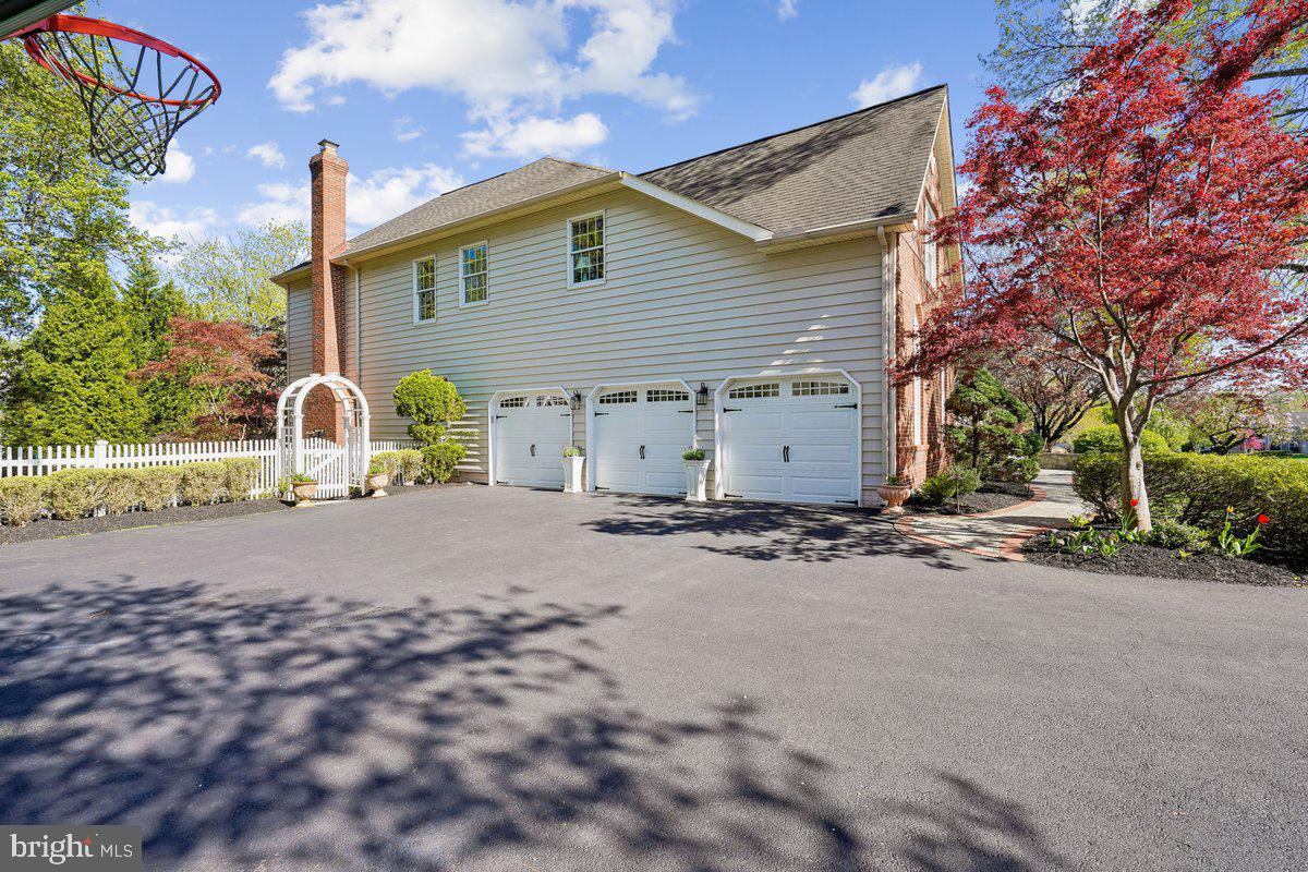 HUNTER MILL ESTATES - Residential