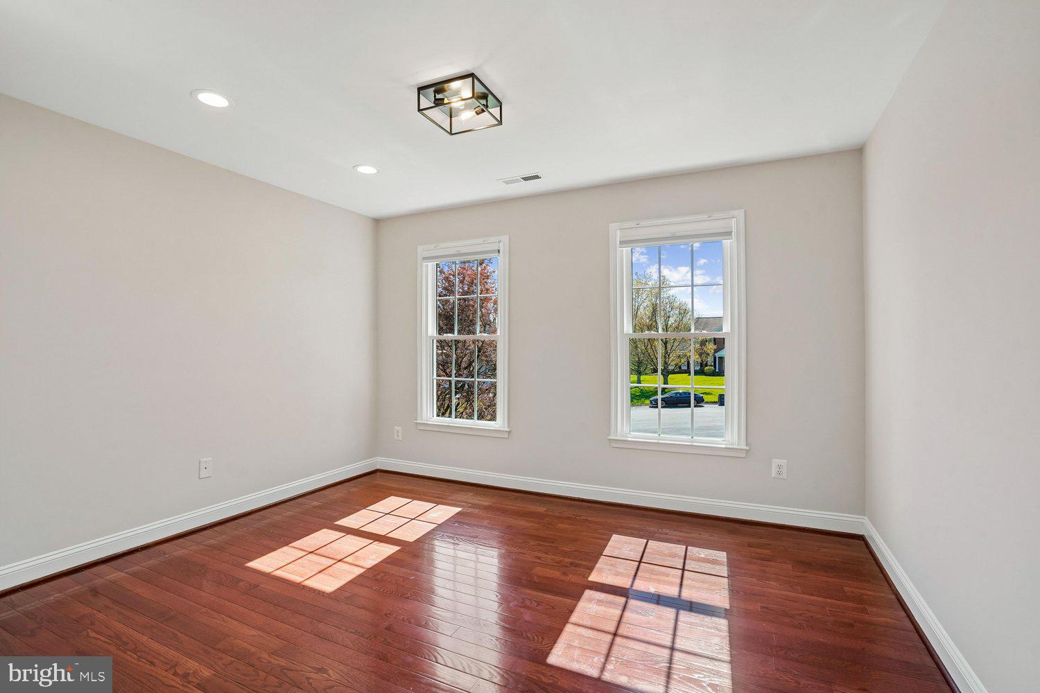 HUNTER MILL ESTATES - Residential