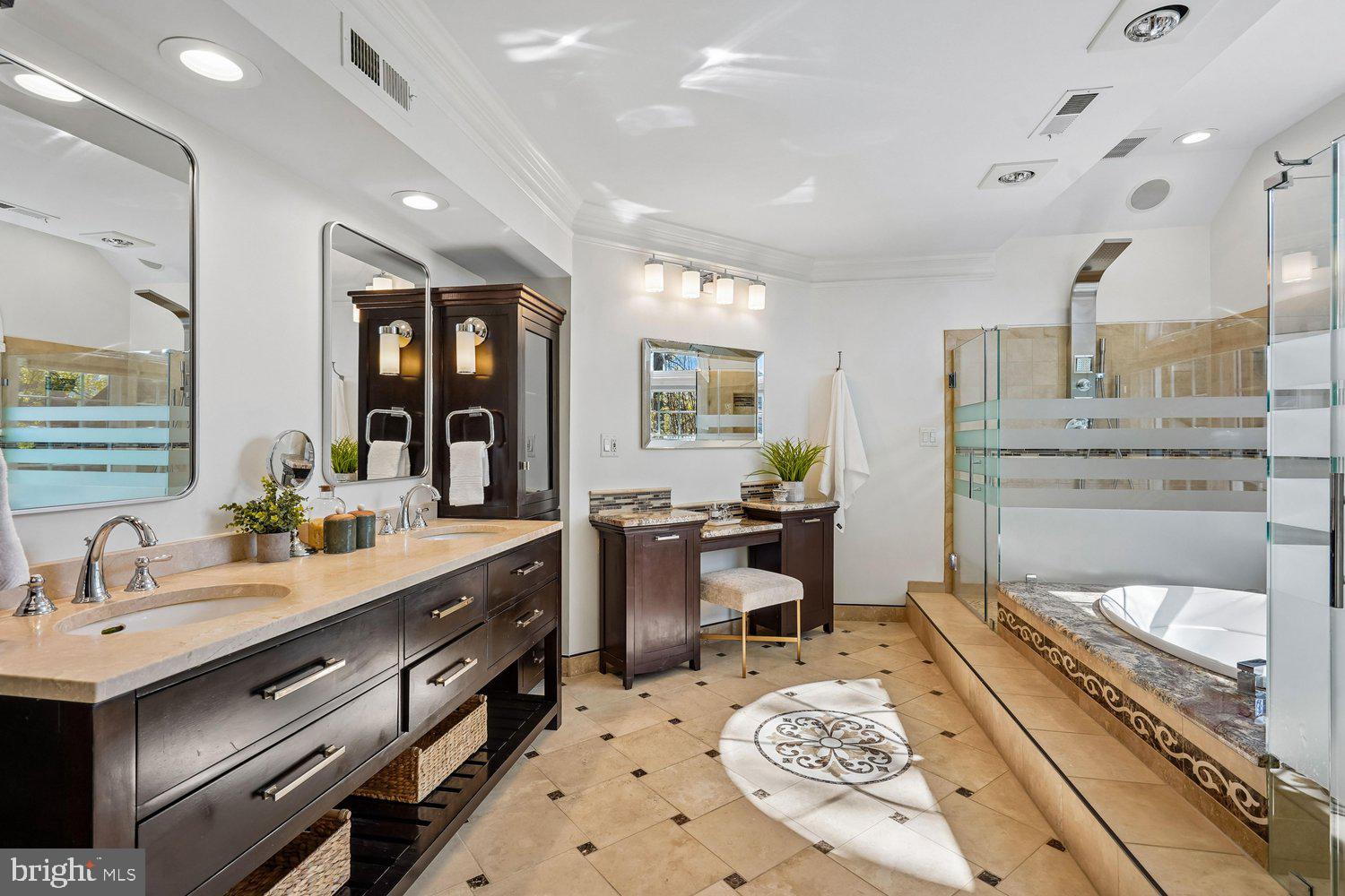 HUNTER MILL ESTATES - Residential