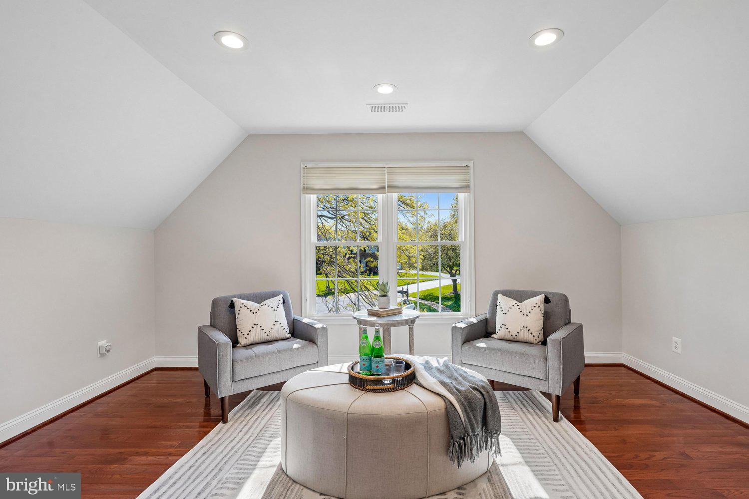 HUNTER MILL ESTATES - Residential