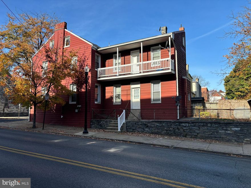 Well maintained 2 unit in Lancaster City.    First floor remodel completed Oct 2024,  2nd floor long term tenant.   Additional rental income from 2 garages.   Solid property with low taxes and lots of upside.