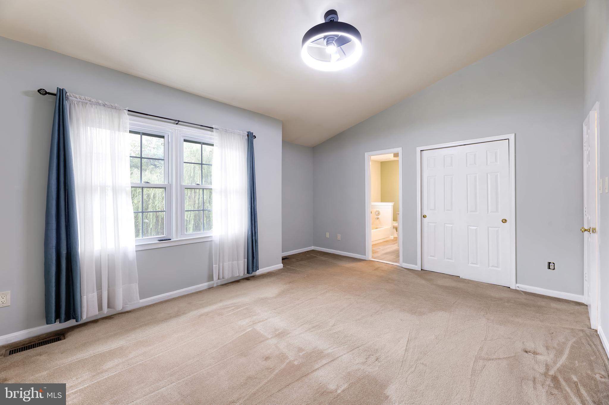 LANDSDOWNE - Residential Lease