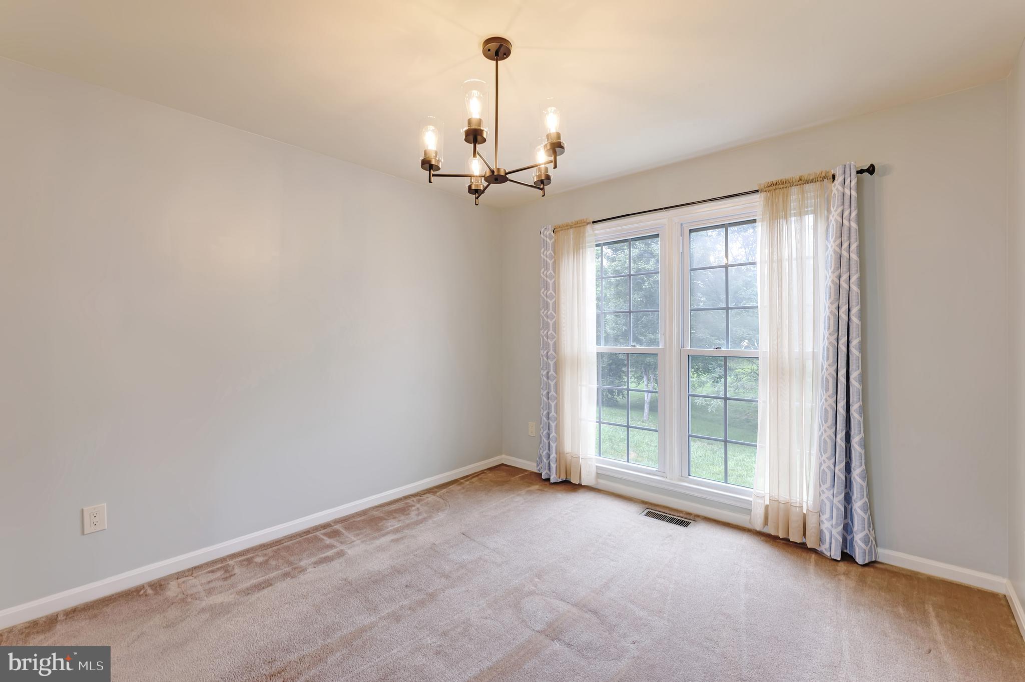 LANDSDOWNE - Residential Lease