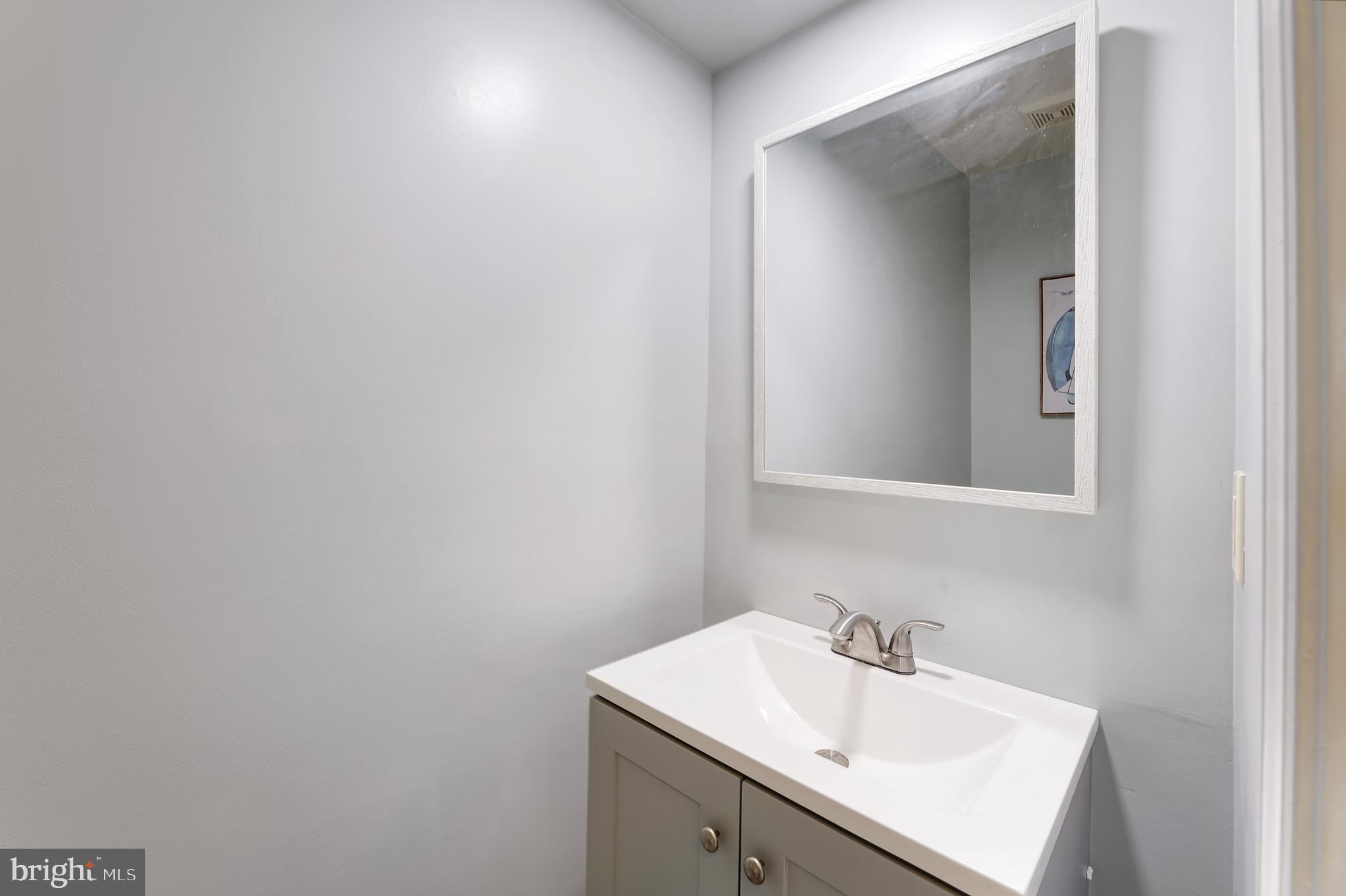 LANDSDOWNE - Residential Lease