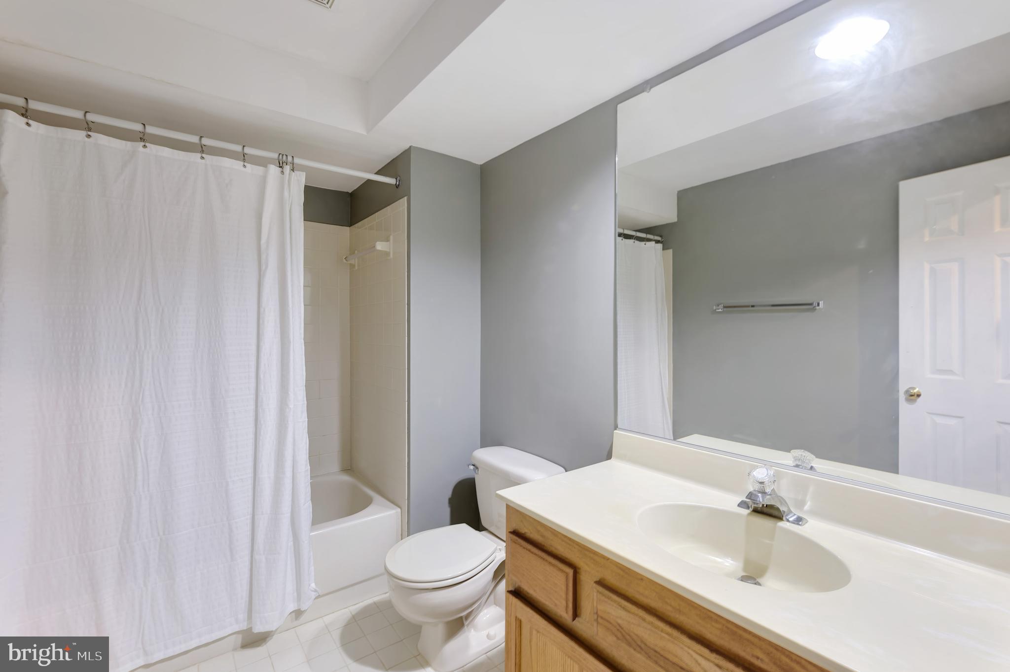 LANDSDOWNE - Residential Lease