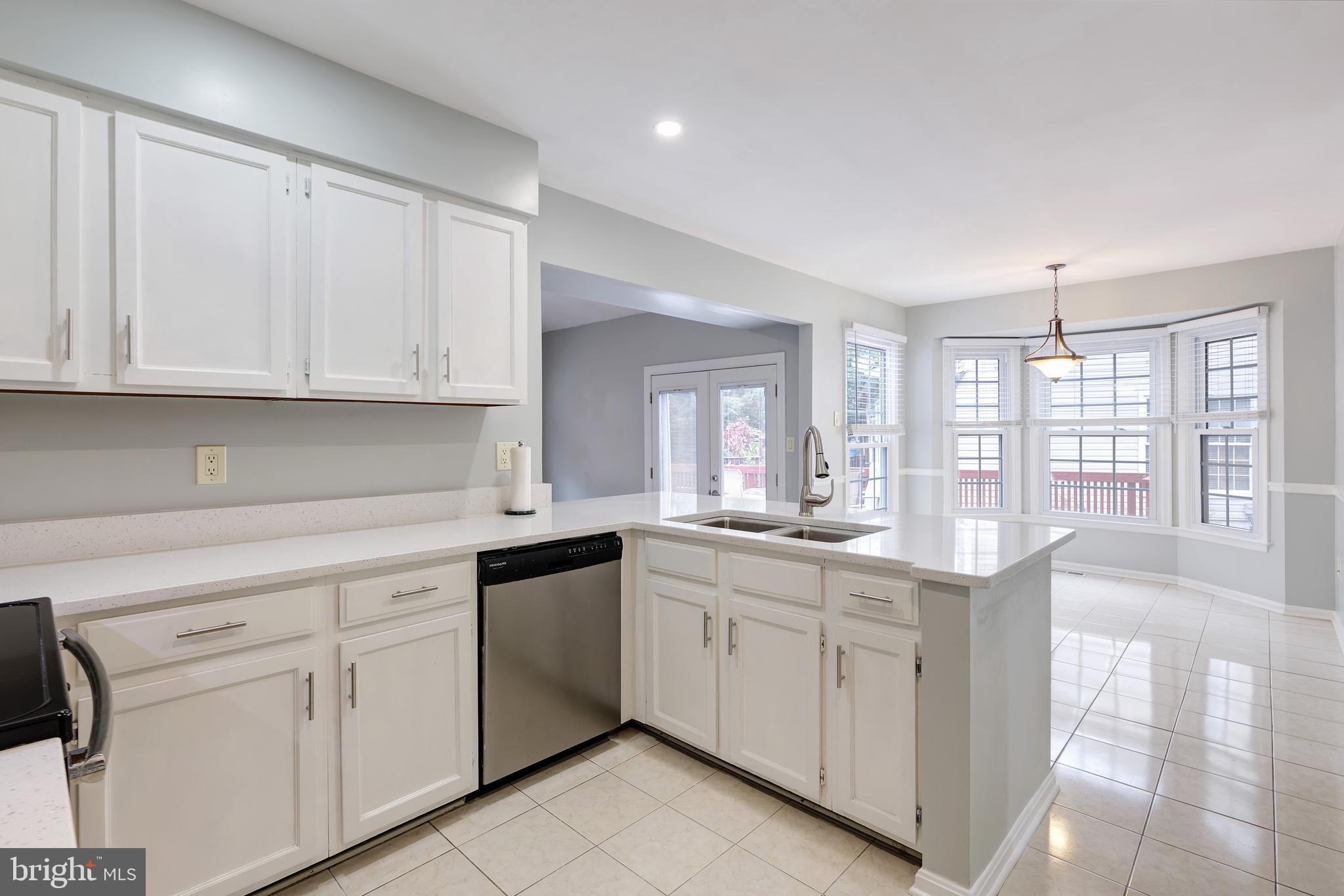 LANDSDOWNE - Residential Lease