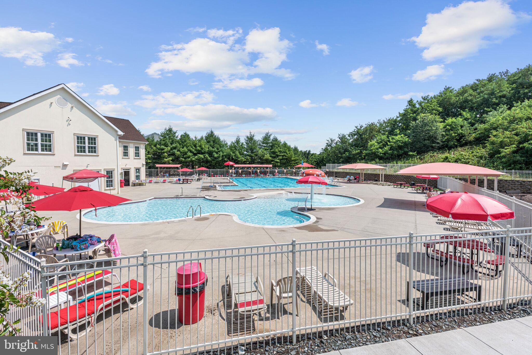 HEARTHSTONE AT VILLAGE CREST CONDOMINIUMS - Residential