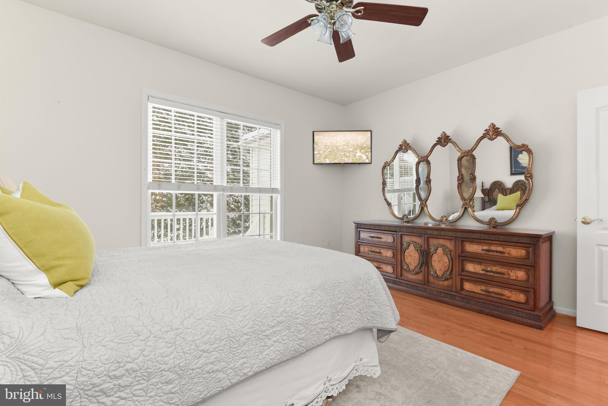 HEARTHSTONE AT VILLAGE CREST CONDOMINIUMS - Residential