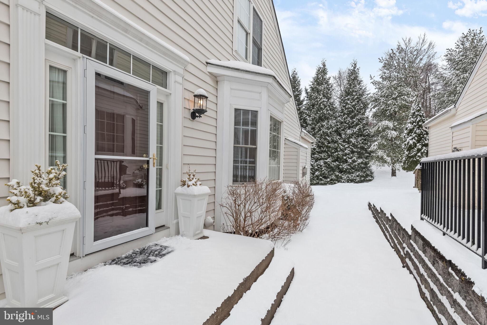 HEARTHSTONE AT VILLAGE CREST CONDOMINIUMS - Residential