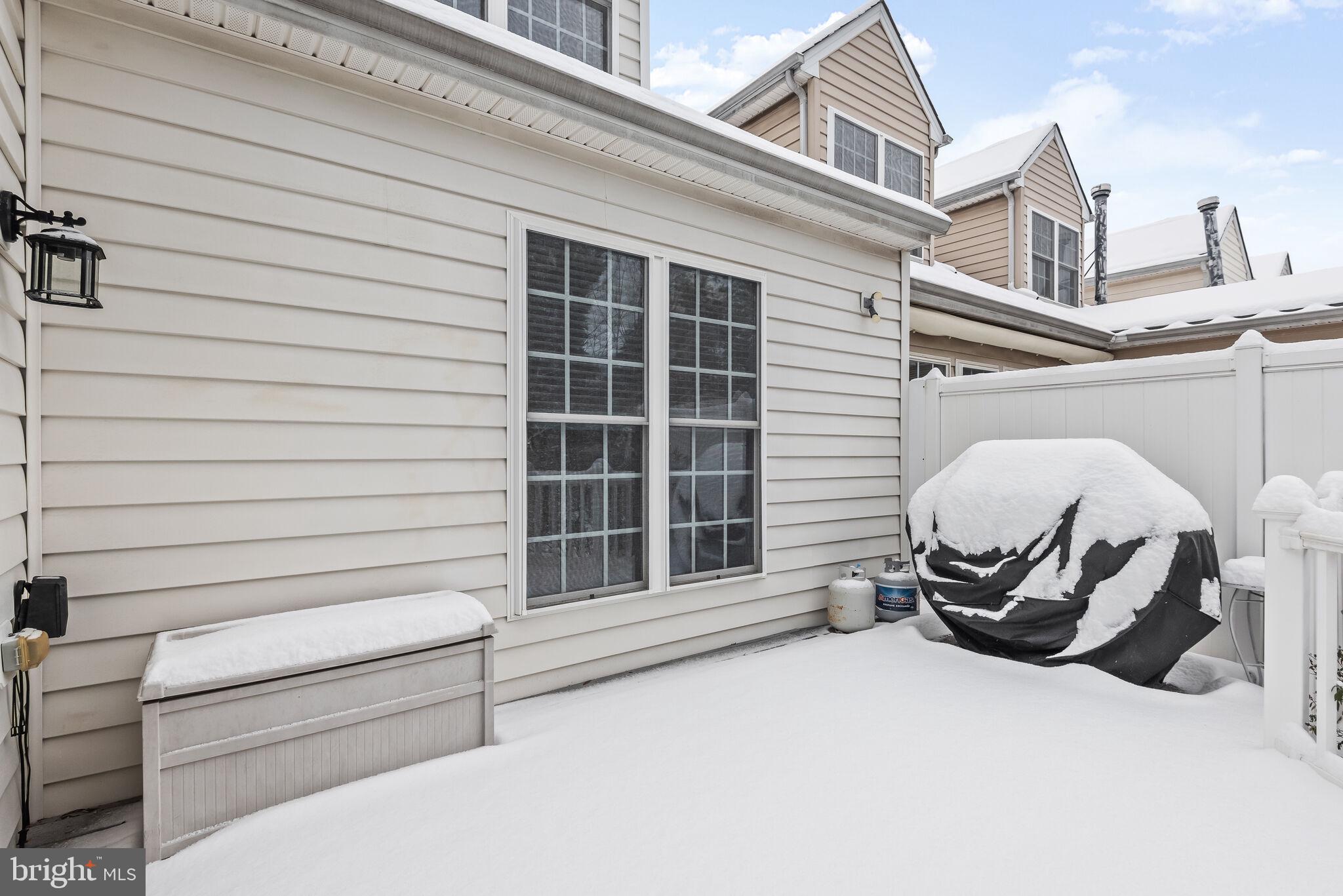 HEARTHSTONE AT VILLAGE CREST CONDOMINIUMS - Residential