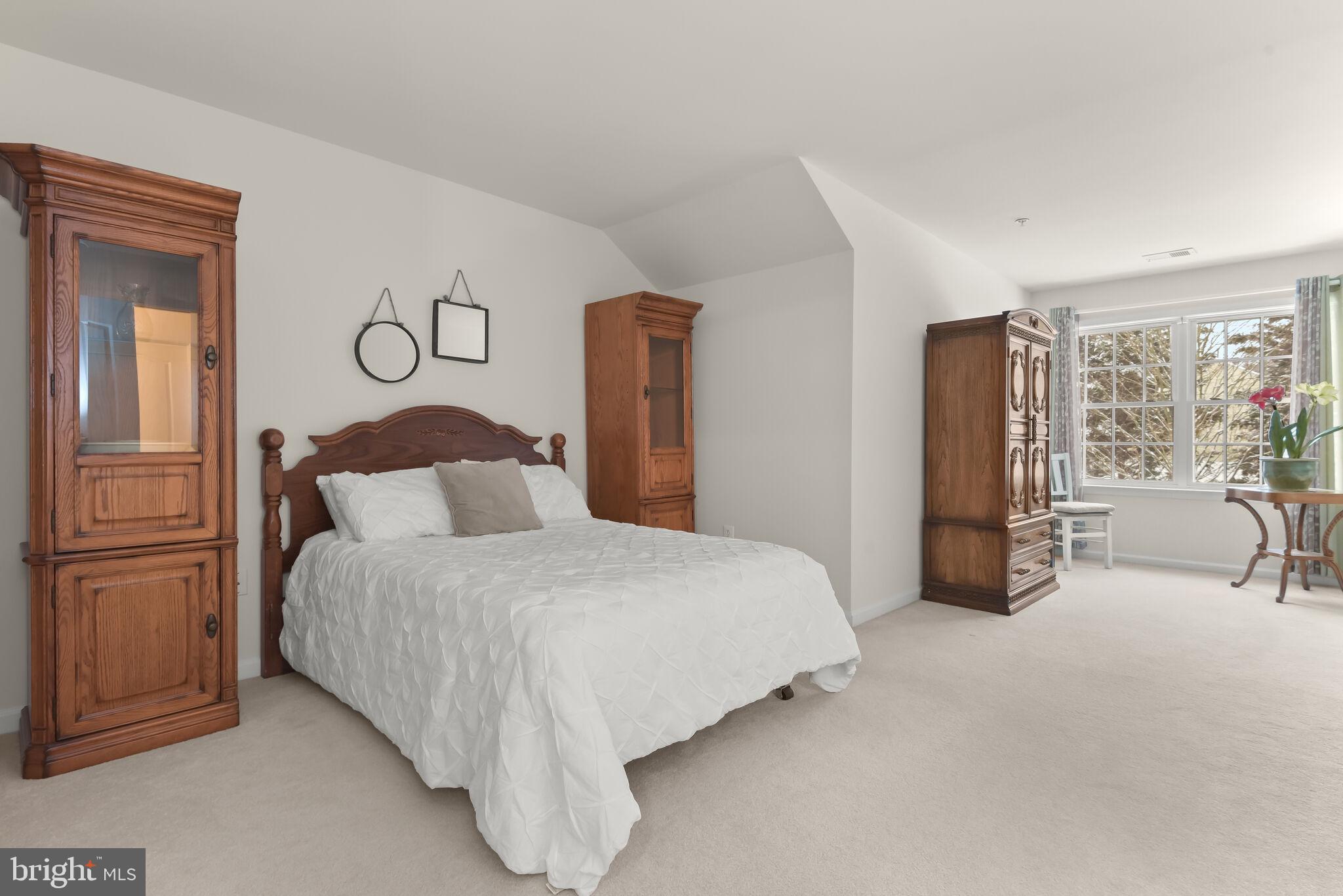 HEARTHSTONE AT VILLAGE CREST CONDOMINIUMS - Residential