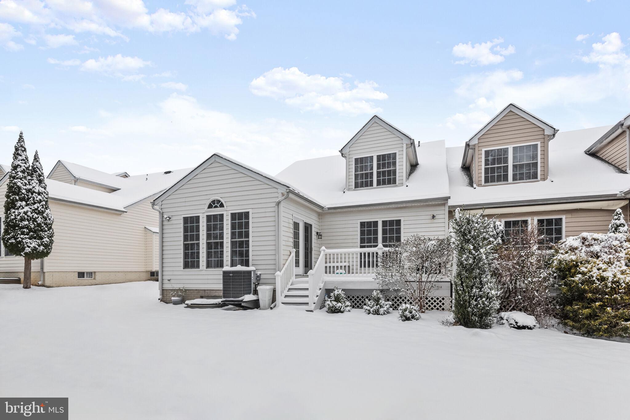 HEARTHSTONE AT VILLAGE CREST CONDOMINIUMS - Residential