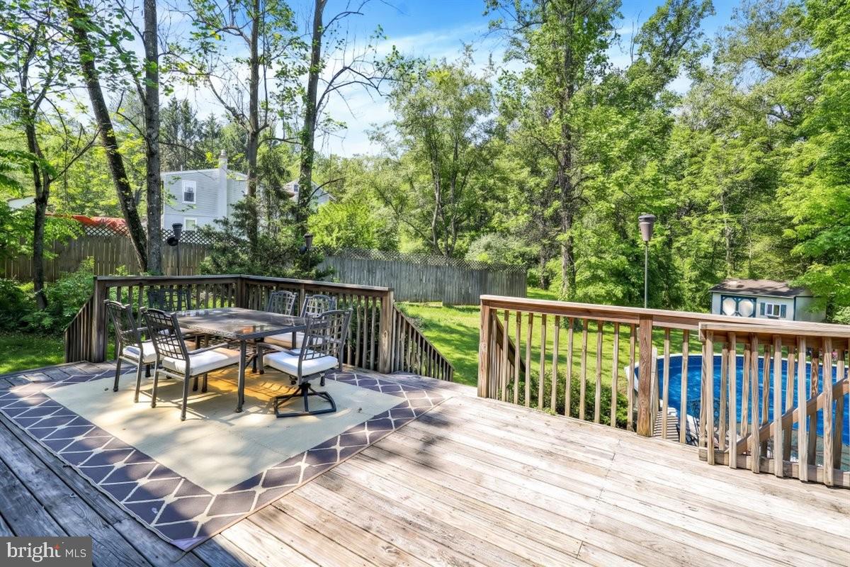 CREEKSIDE - Residential