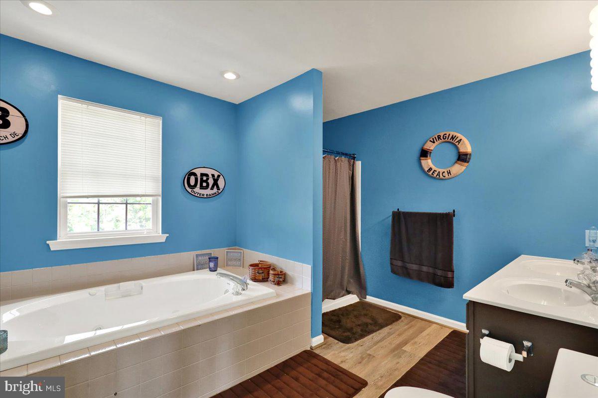 CREEKSIDE - Residential