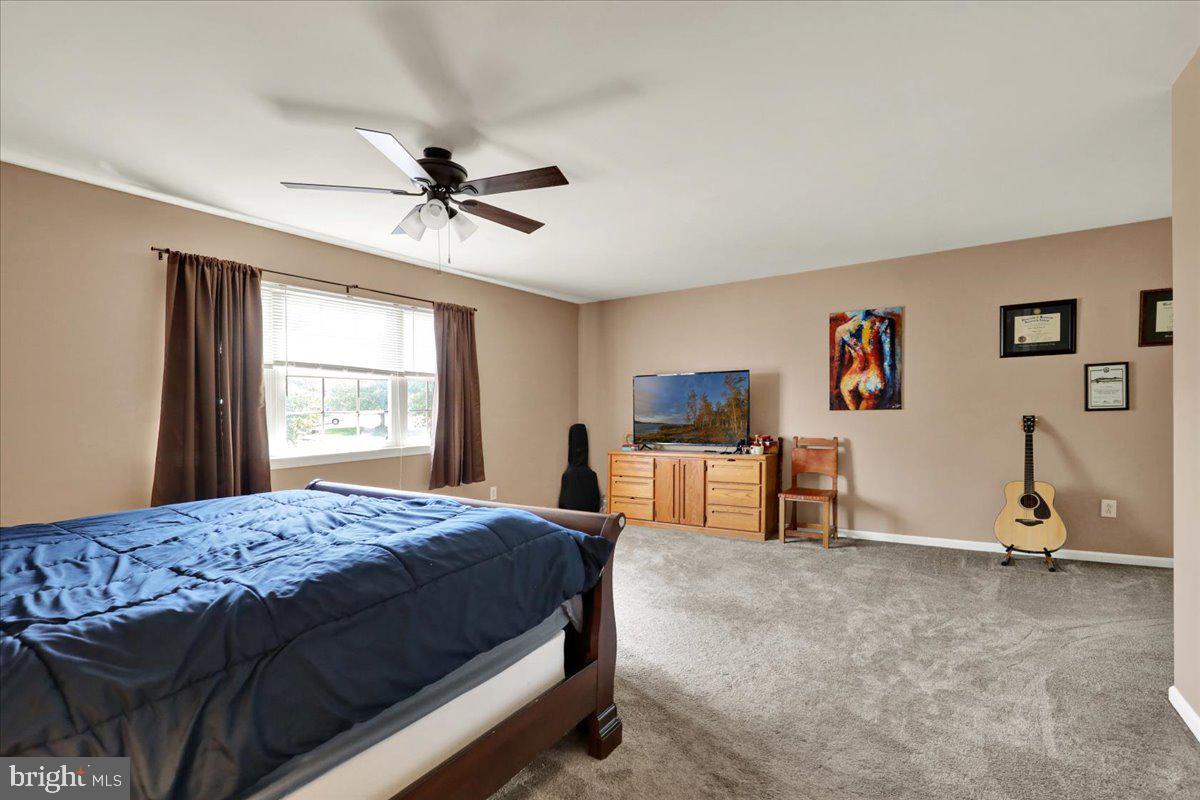 CREEKSIDE - Residential