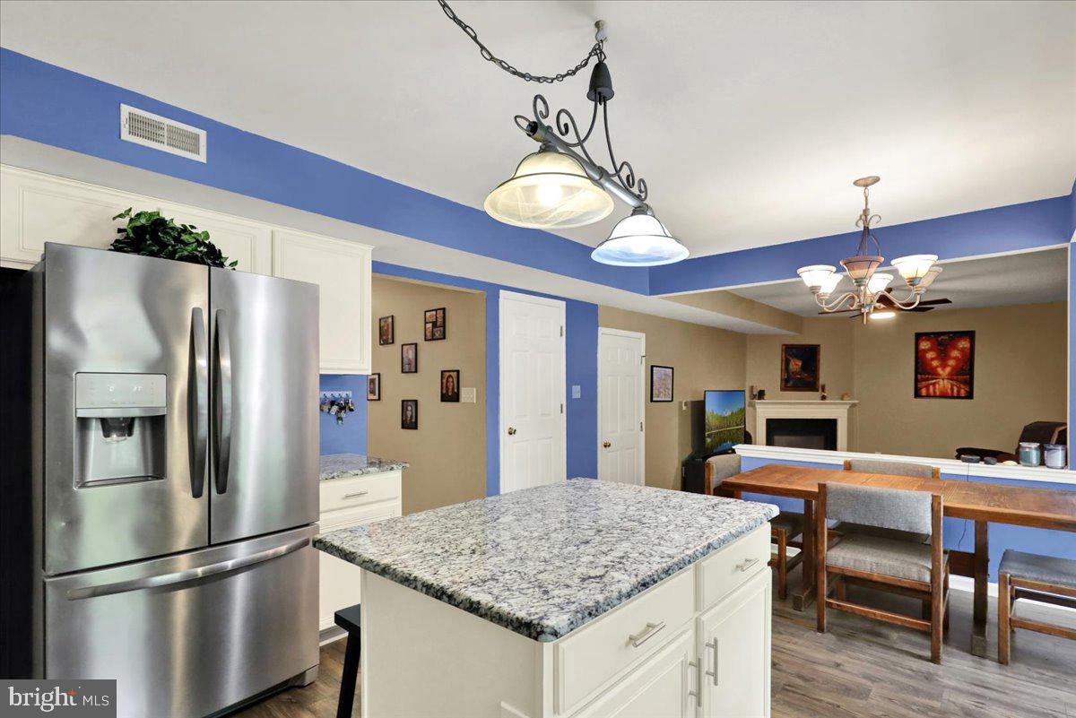CREEKSIDE - Residential