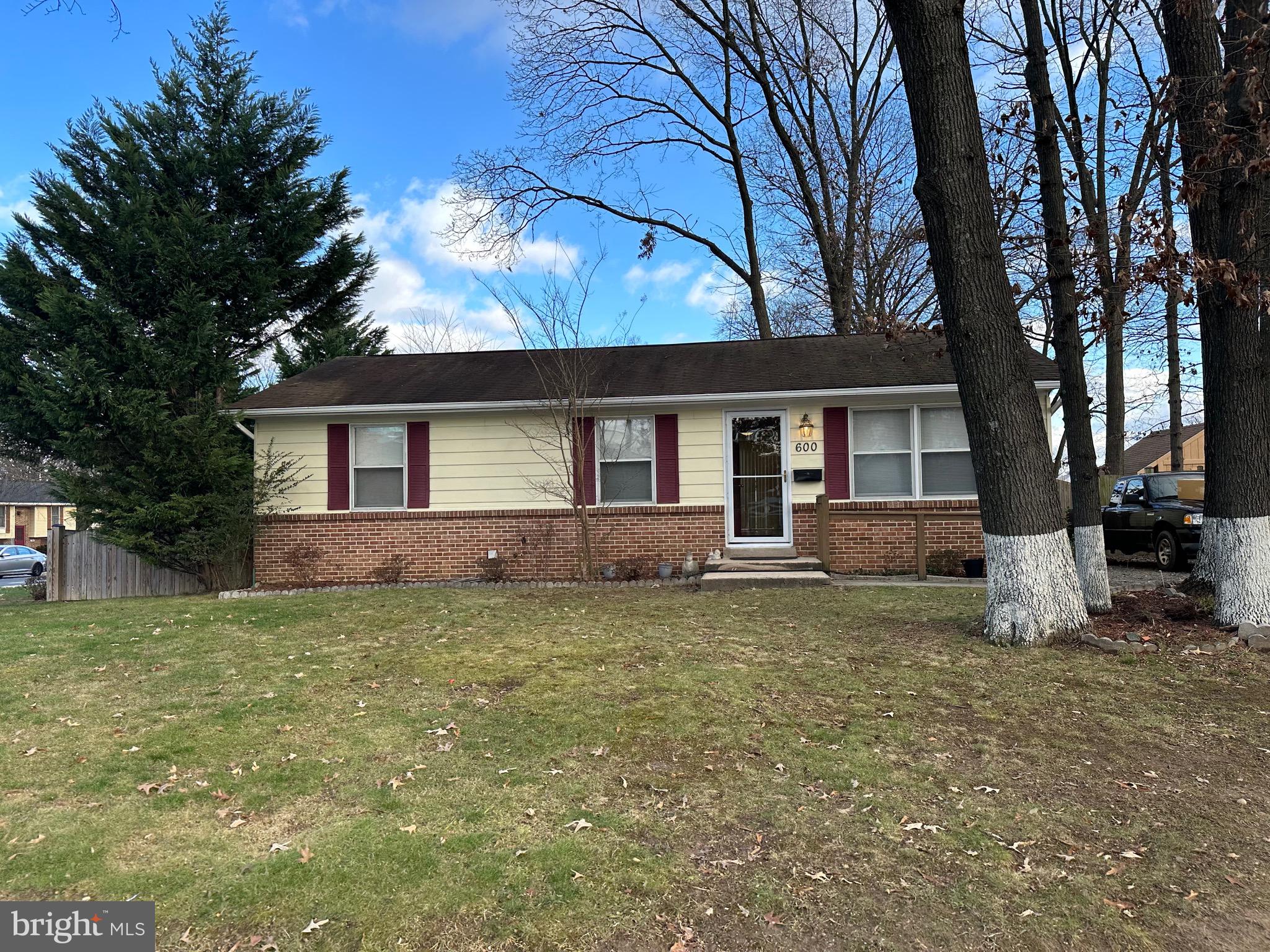 Renovated 3 bedrooms 1.5 bathrooms with fenced in yard, fresh paint, tiled kitchen floor, granite counter tops, stainless steel appliances, with unfinished basement large fenced in yard and plenty of parking off street. Come take a look.