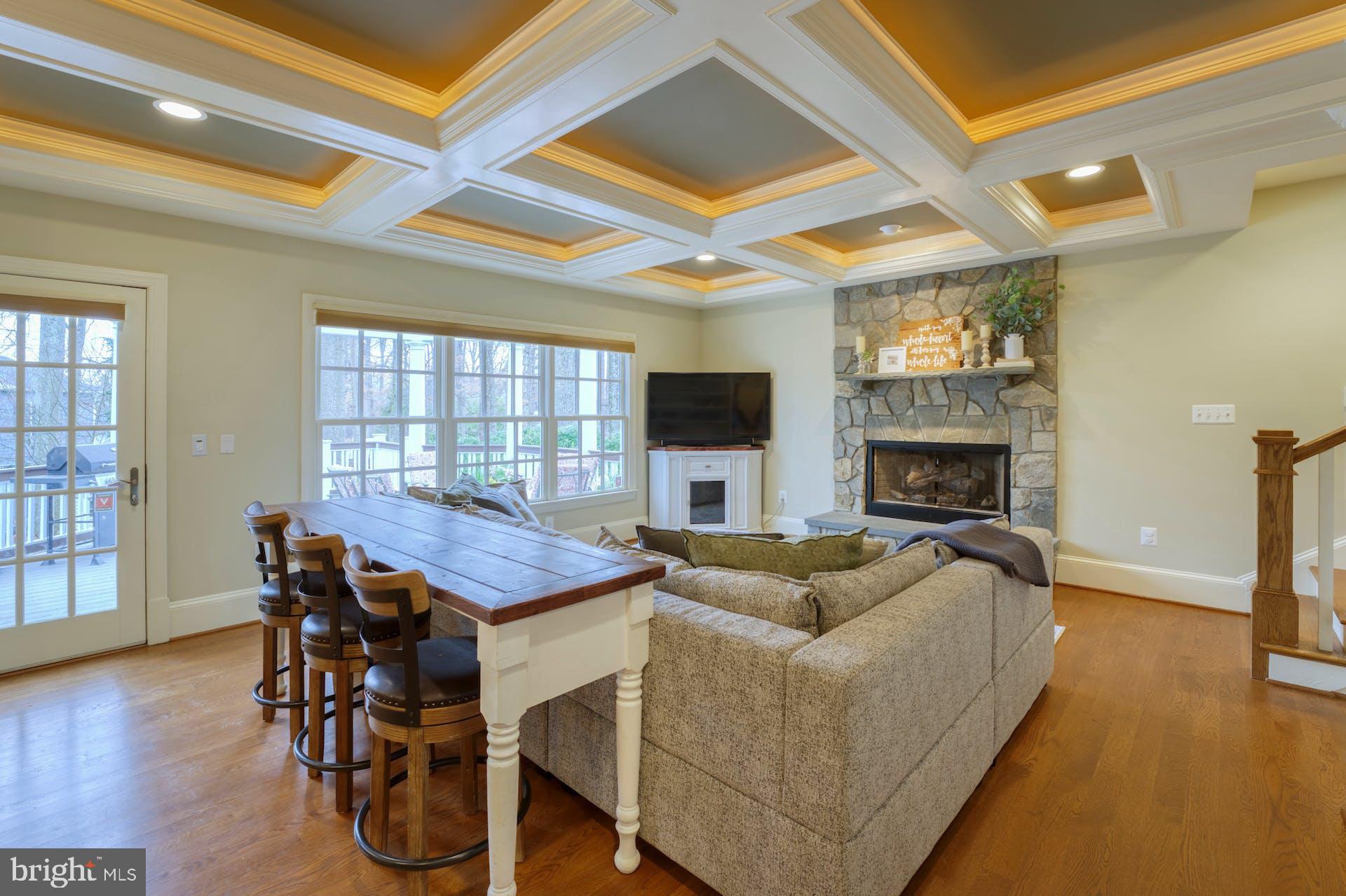 VIENNA WOODS - Residential