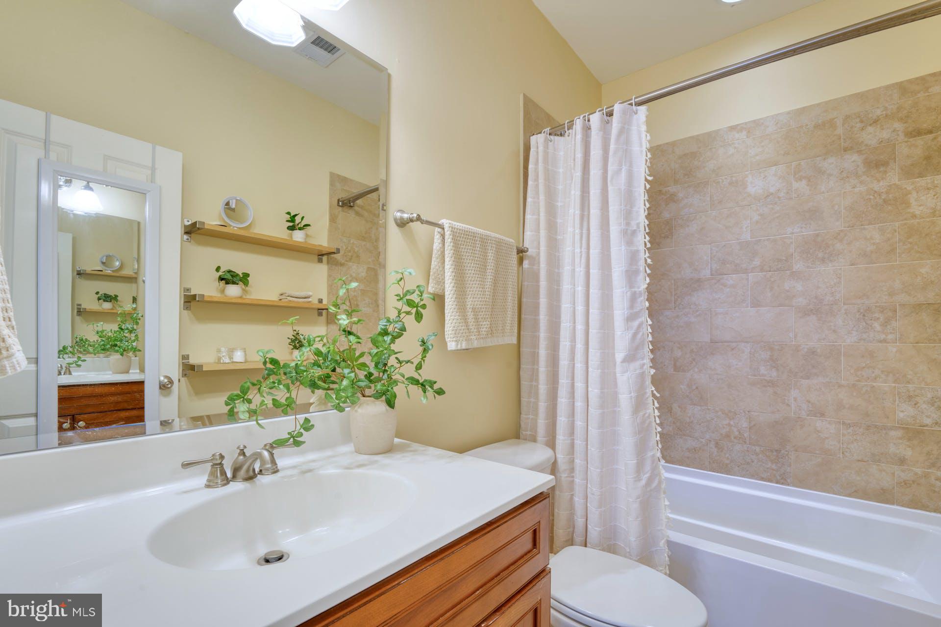 VIENNA WOODS - Residential