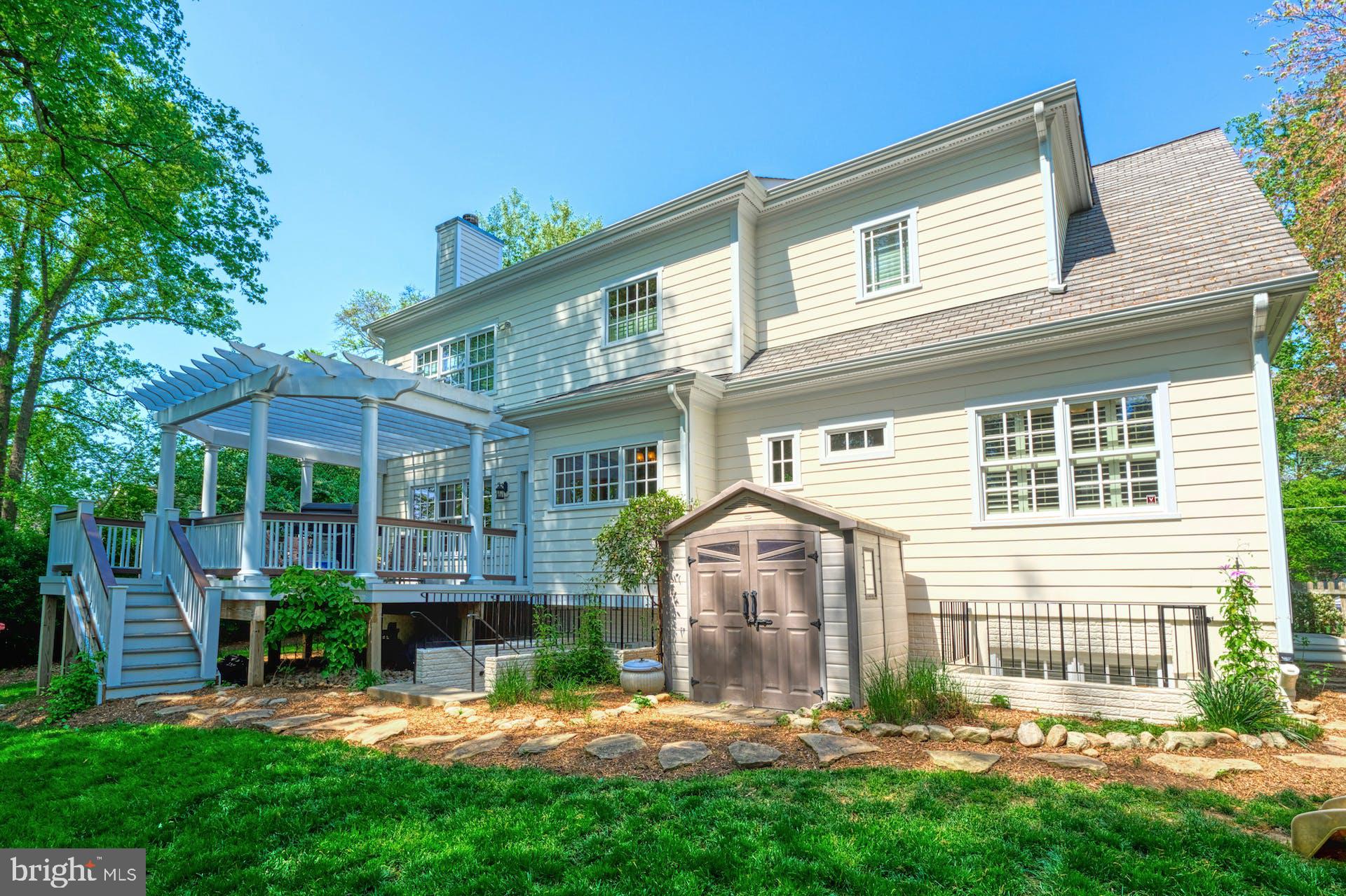 VIENNA WOODS - Residential