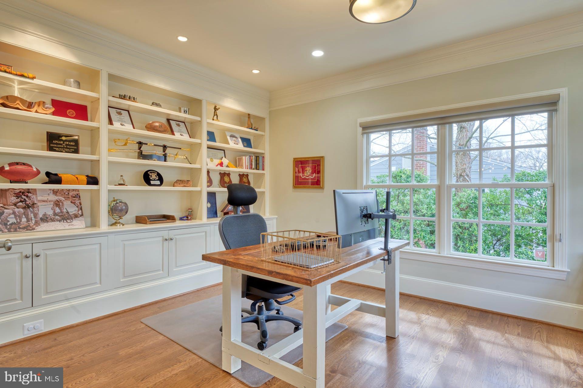 VIENNA WOODS - Residential