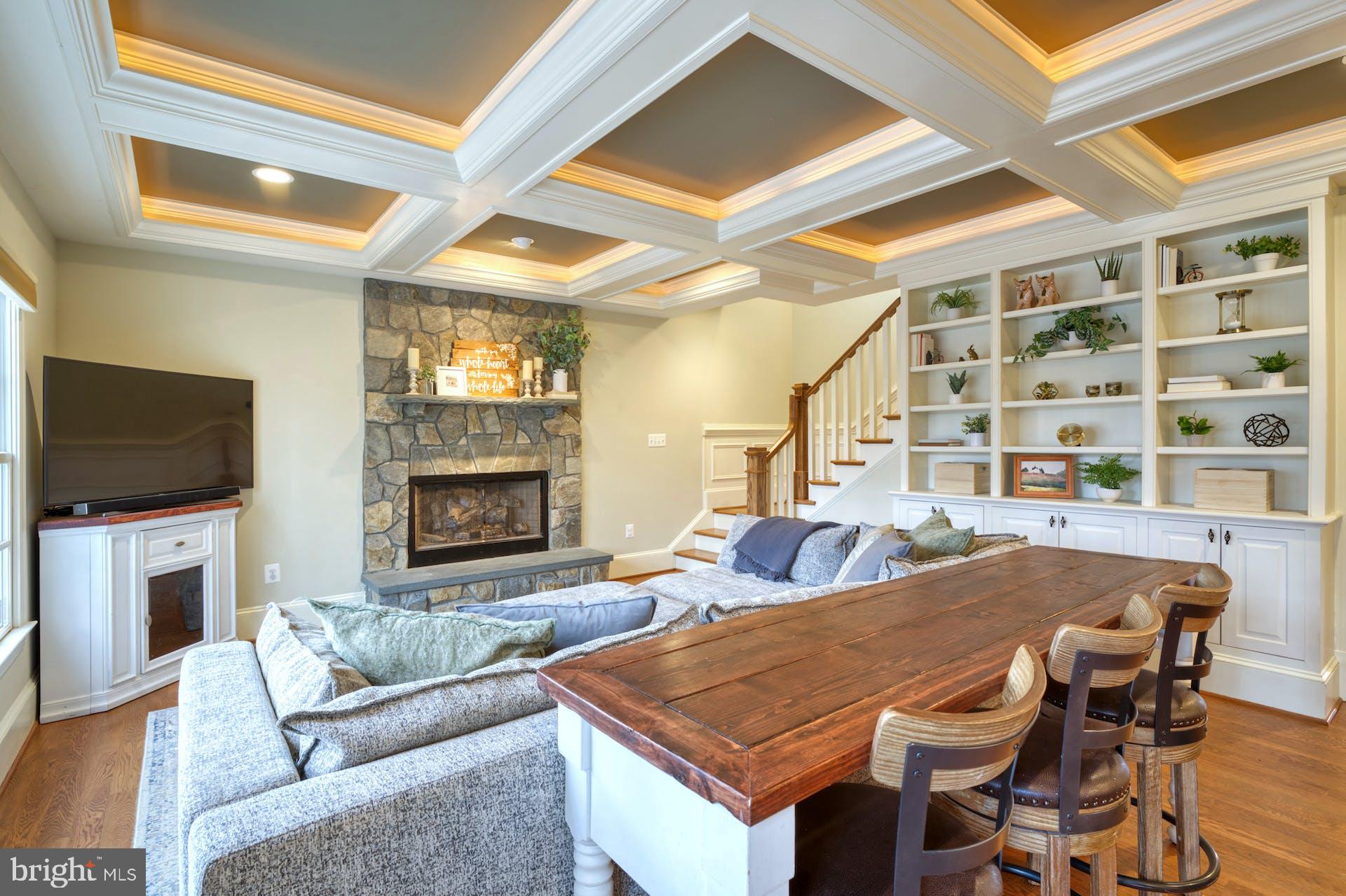 VIENNA WOODS - Residential