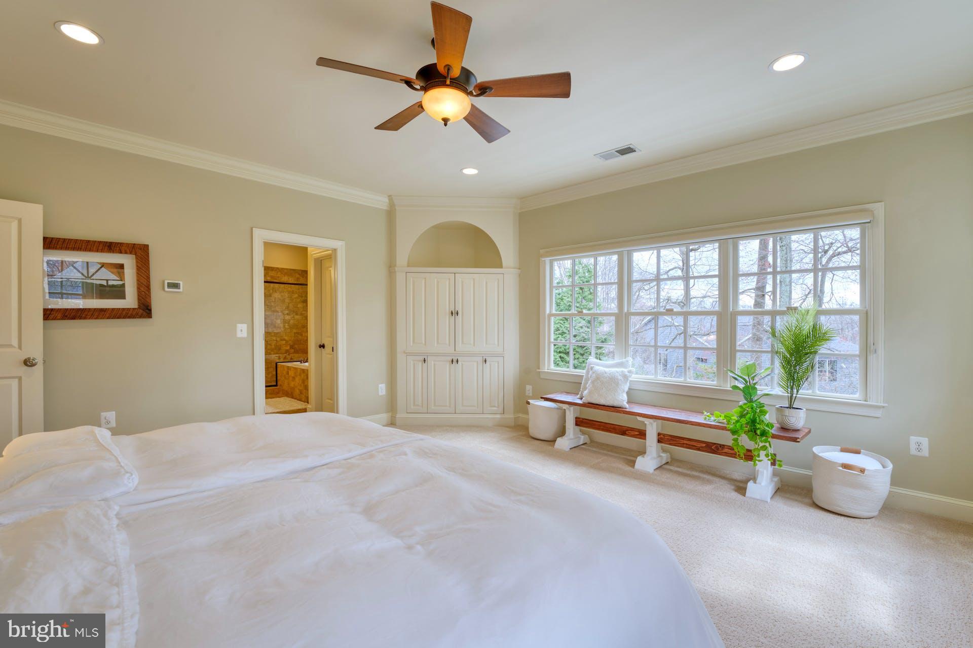 VIENNA WOODS - Residential