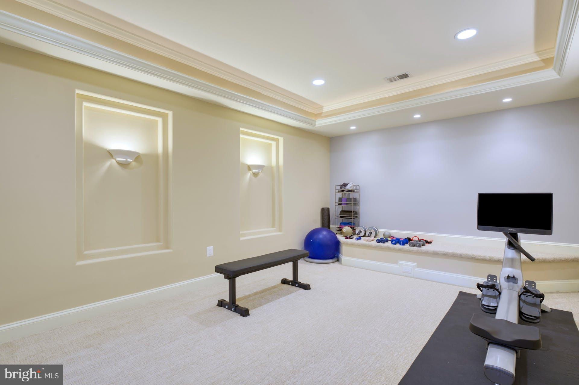 VIENNA WOODS - Residential