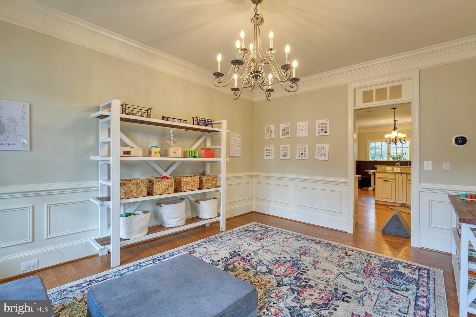 VIENNA WOODS - Residential