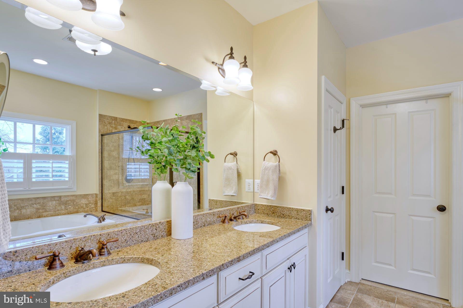 VIENNA WOODS - Residential