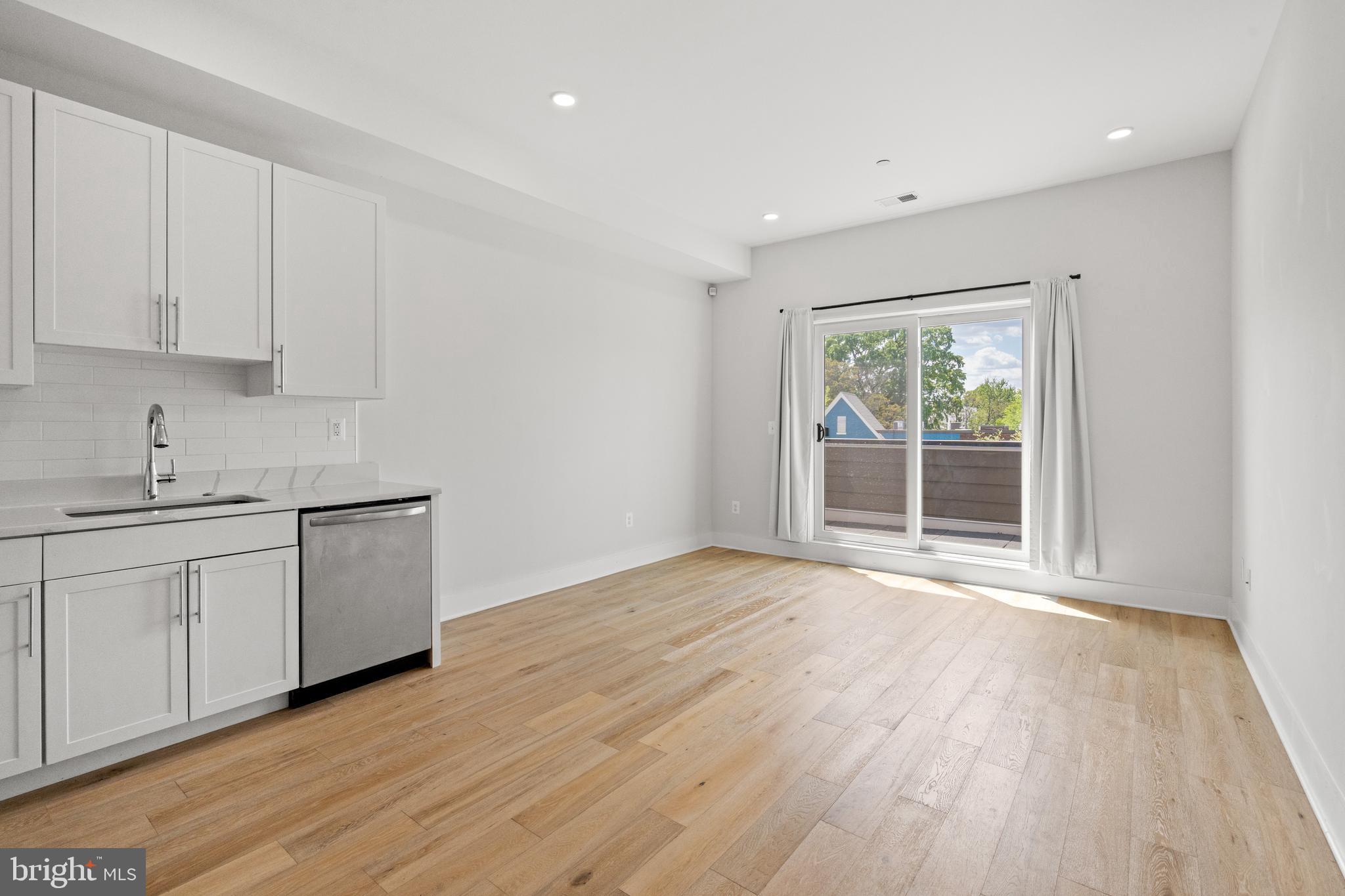 1130 PENN STREET NE 6