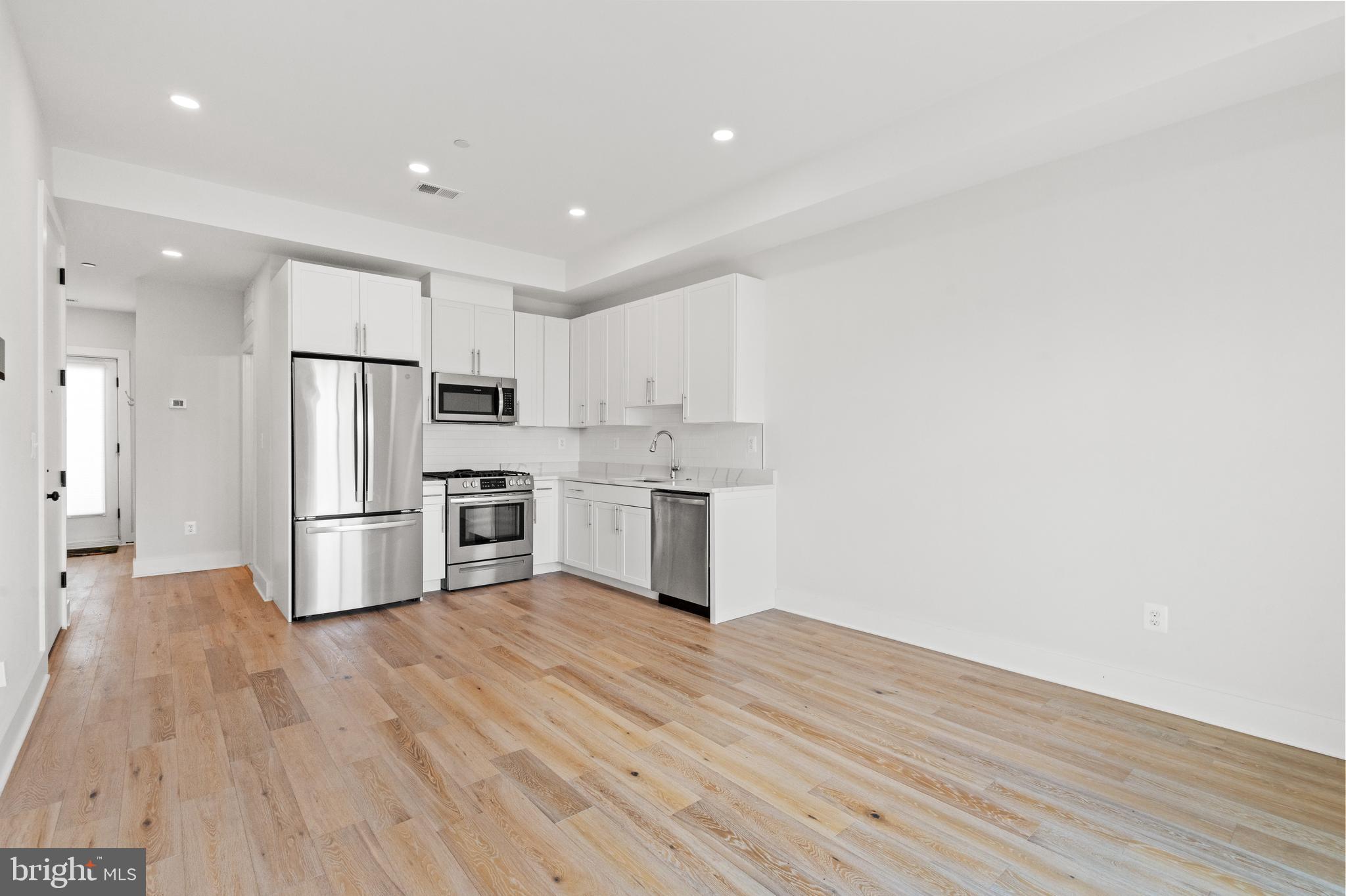 1130 PENN STREET NE 6