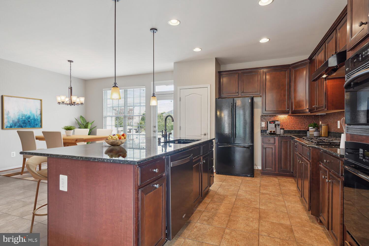 LANSDOWNE TOWN CENTER - Residential