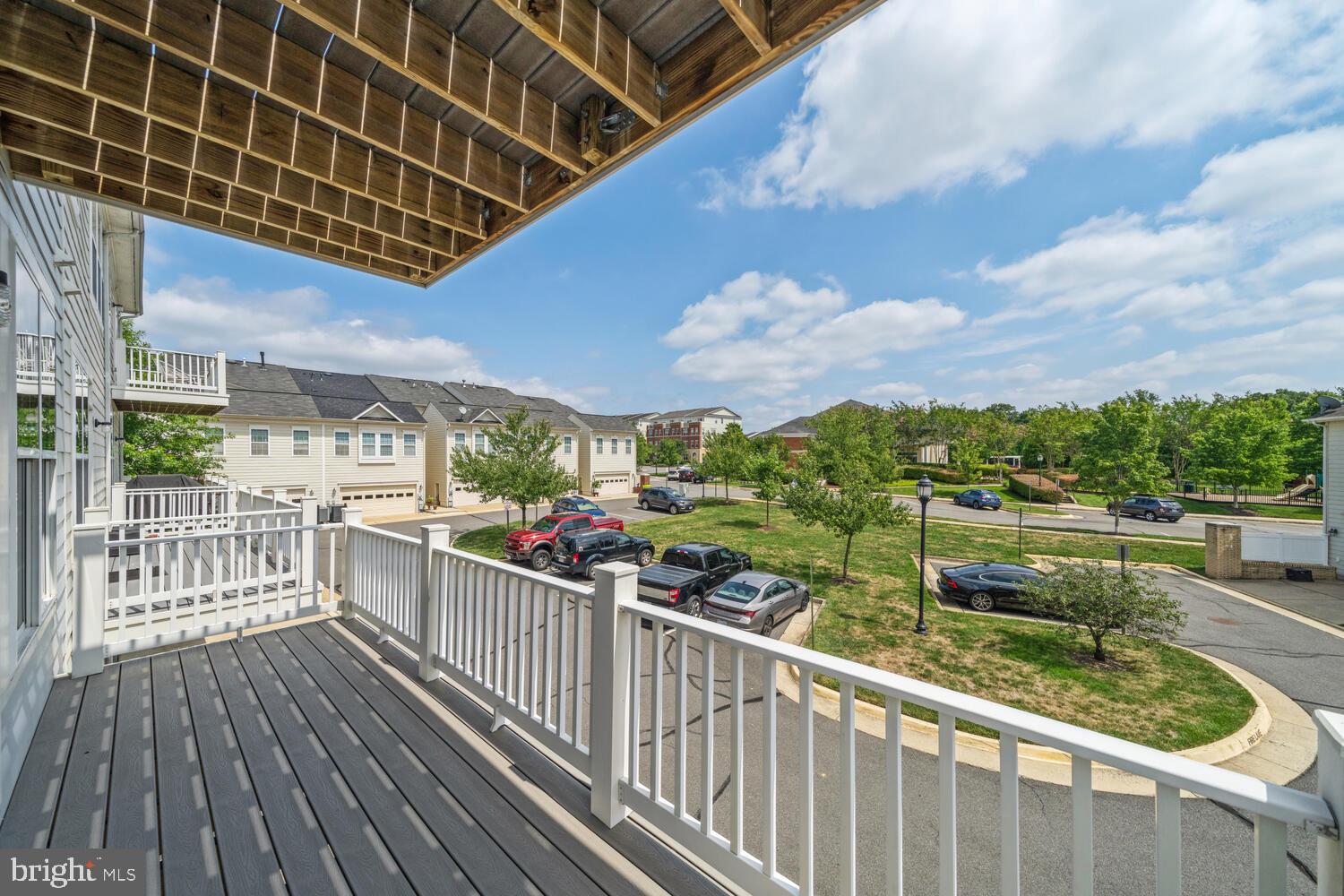 LANSDOWNE TOWN CENTER - Residential