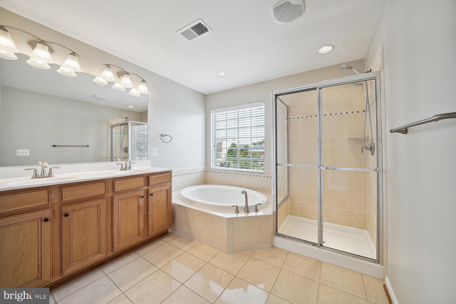 LANSDOWNE TOWN CENTER - Residential