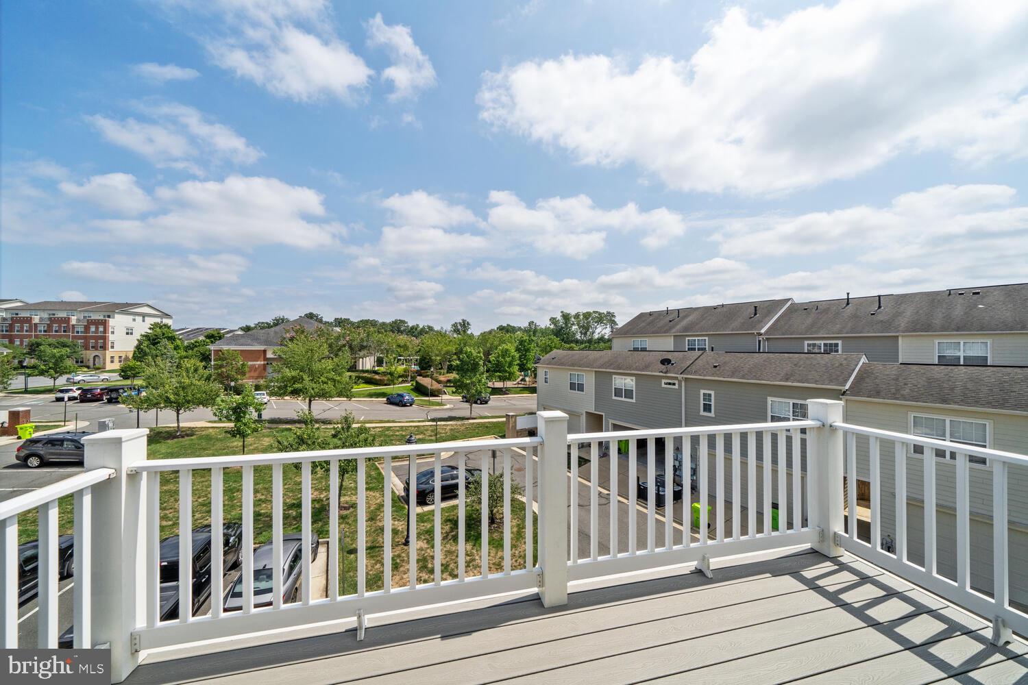 LANSDOWNE TOWN CENTER - Residential