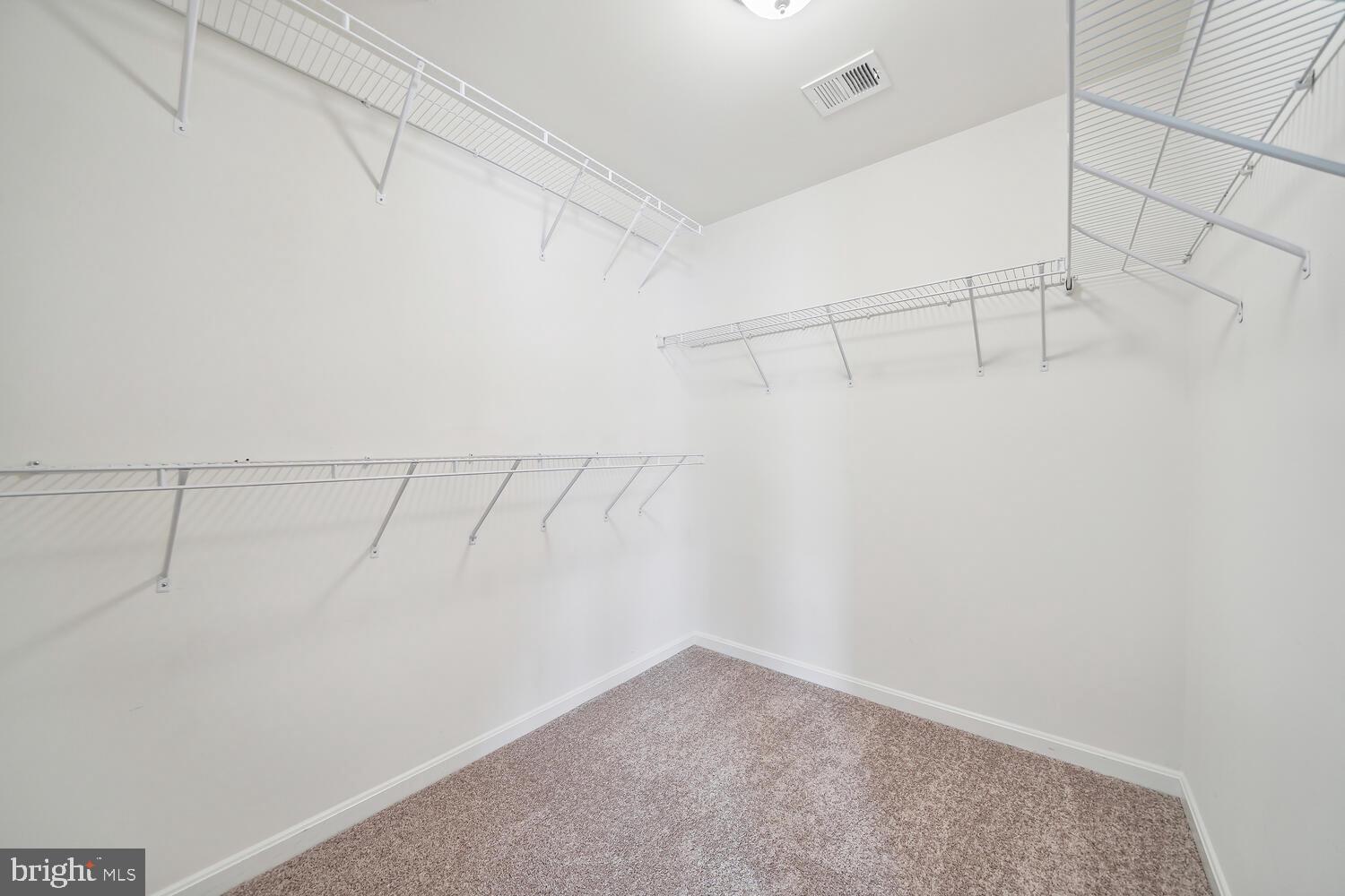 LANSDOWNE TOWN CENTER - Residential