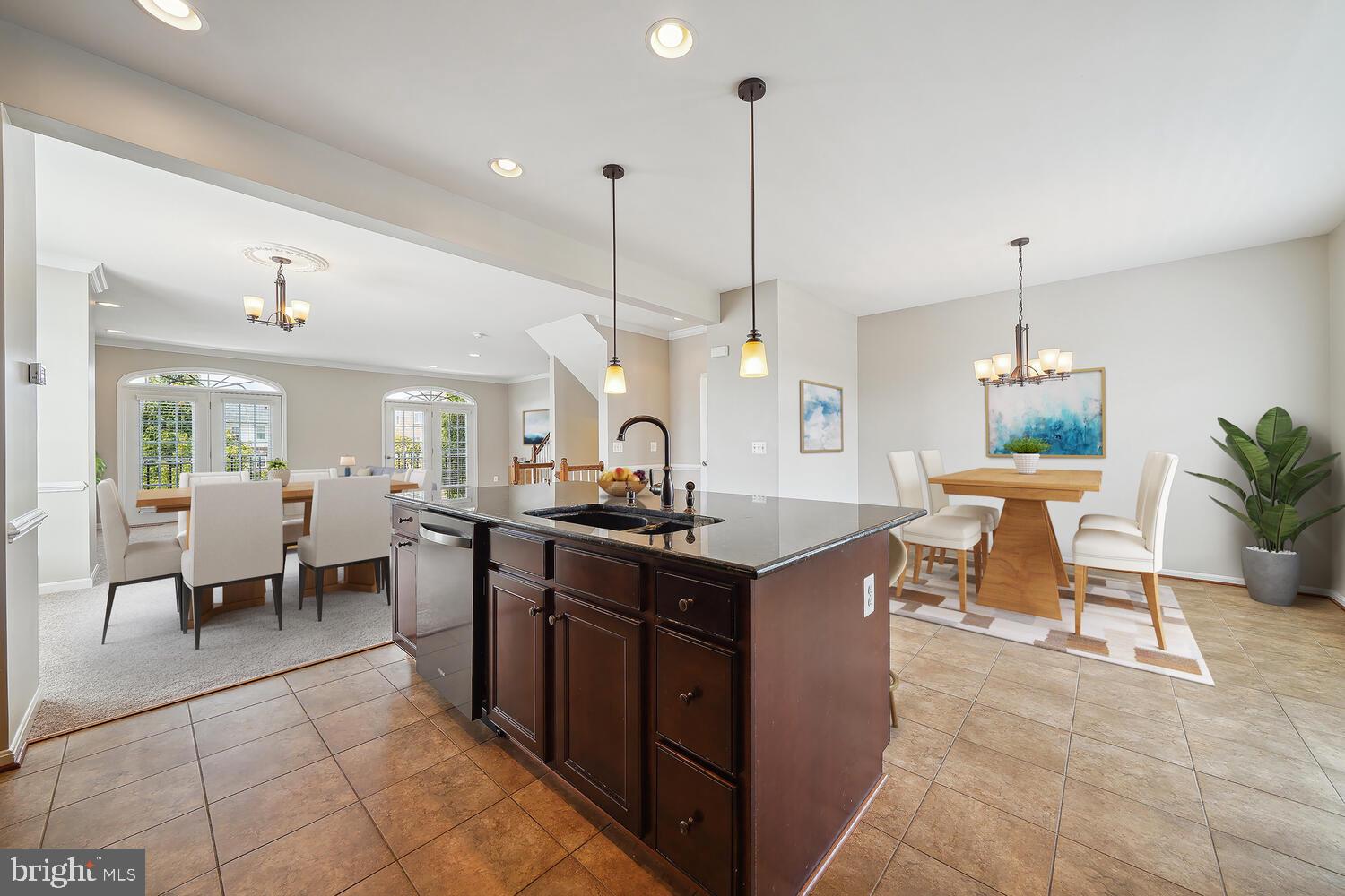 LANSDOWNE TOWN CENTER - Residential