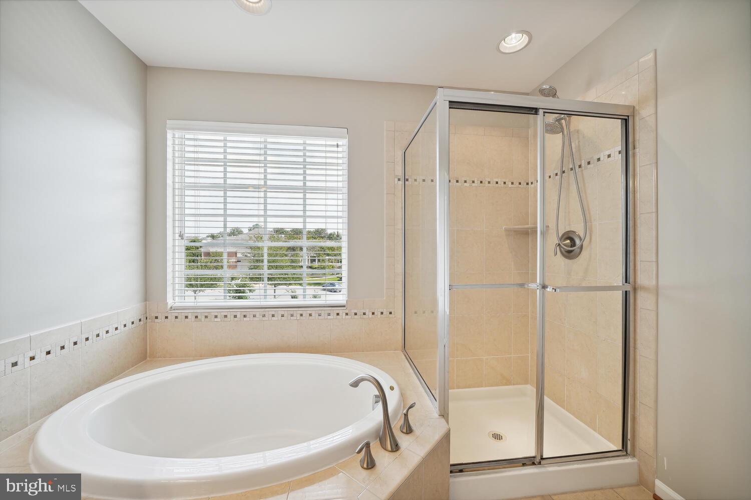 LANSDOWNE TOWN CENTER - Residential