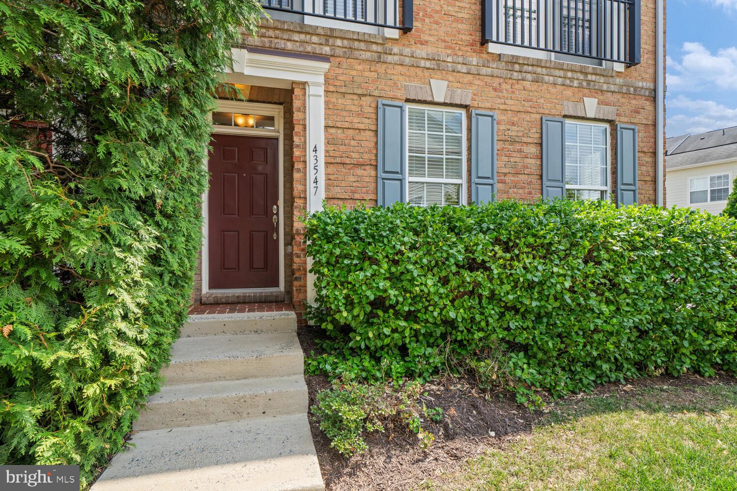 LANSDOWNE TOWN CENTER - Residential