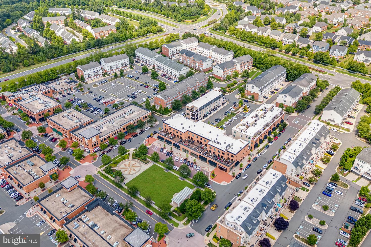 LANSDOWNE TOWN CENTER - Residential