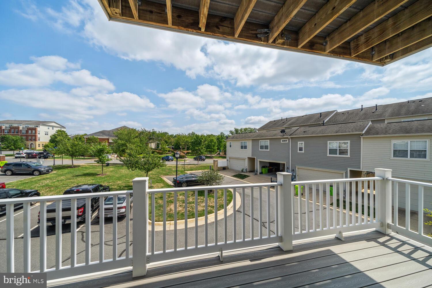 LANSDOWNE TOWN CENTER - Residential